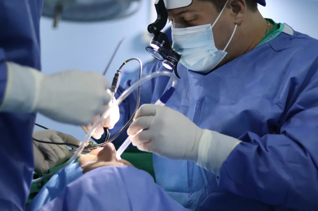 ¿Qué es la rinoplastia ultrasonica?