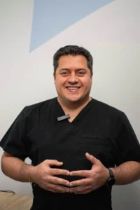 Contactate con el otorrino roy acosta
